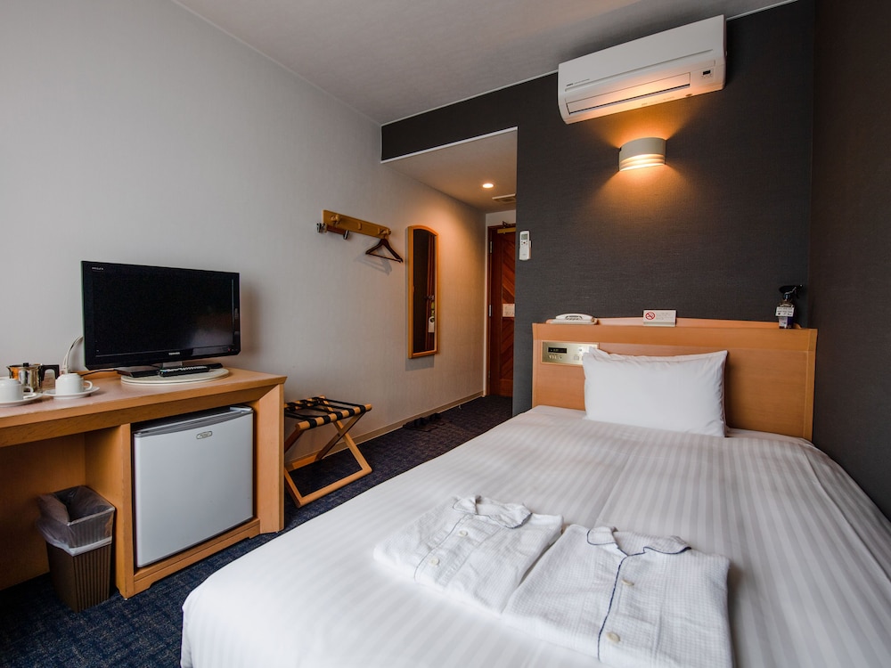 Hotel Azat Naha 17/69