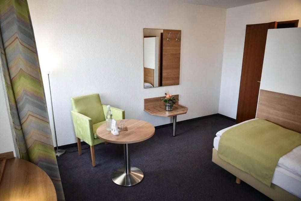 Martins Klause Airport Messe Hotel 11/36