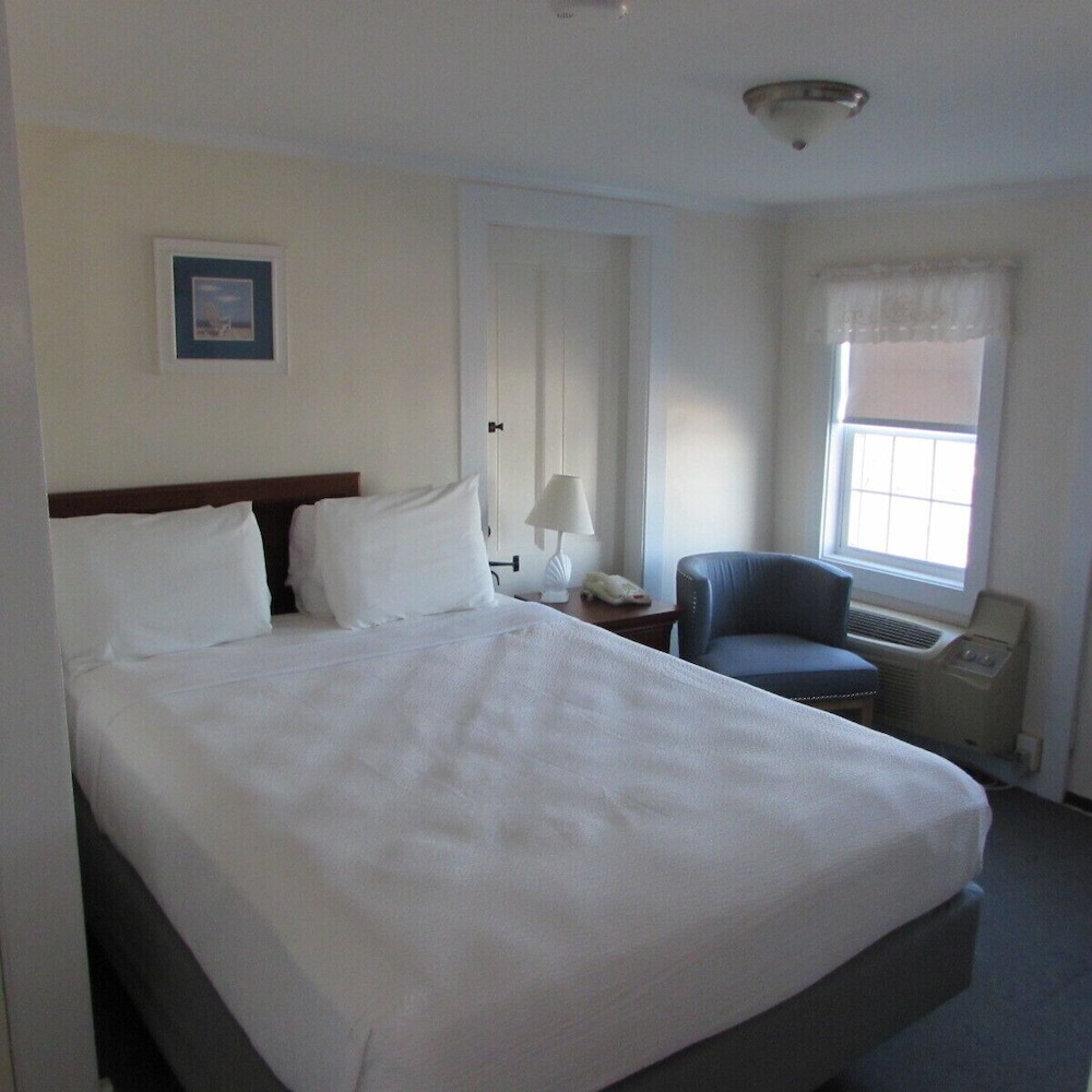 Lighthouse Inn 12/50