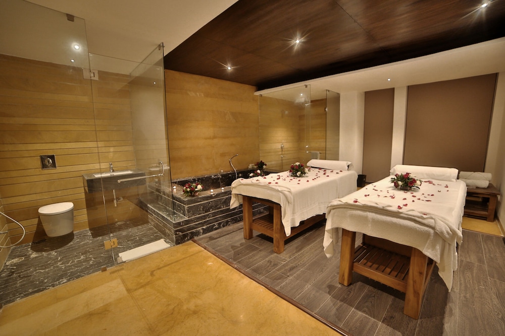 JAISAMAND ISLAND RESORT 23/67