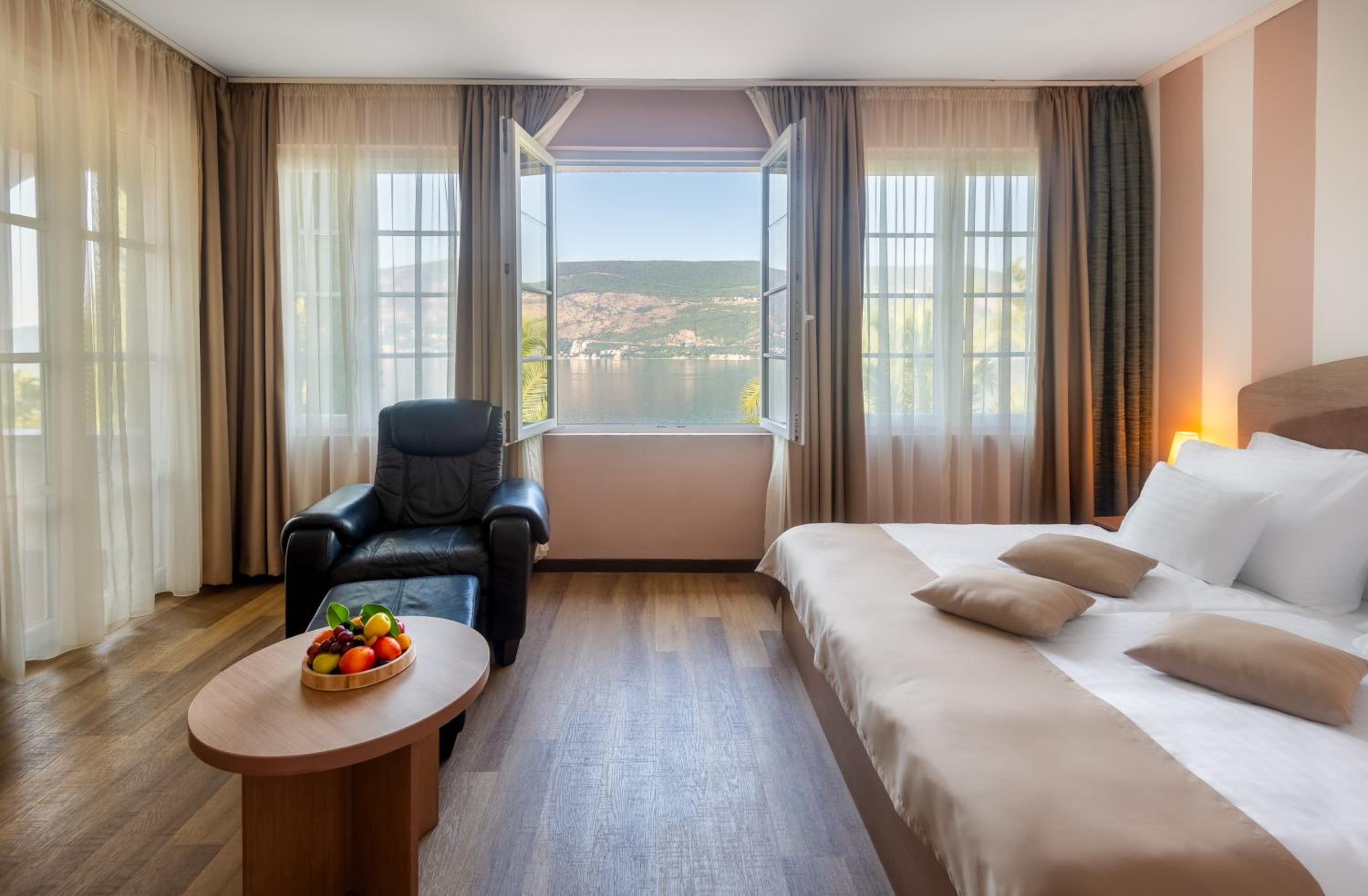 غرفة كومفورت بسرير مزدوج بإطلالة على البحر بشرفة، Hunguest Hotel Sun Resort 4/5