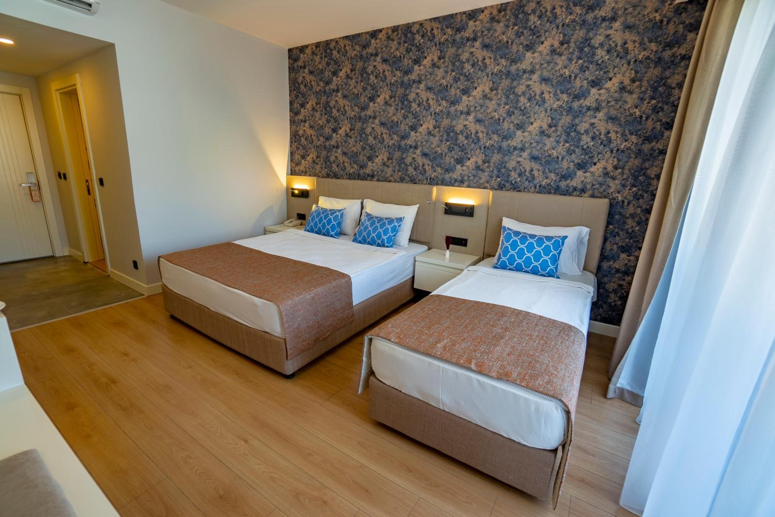 غرفة قياسية ثلاثية، Eldar Garden resort 2/8