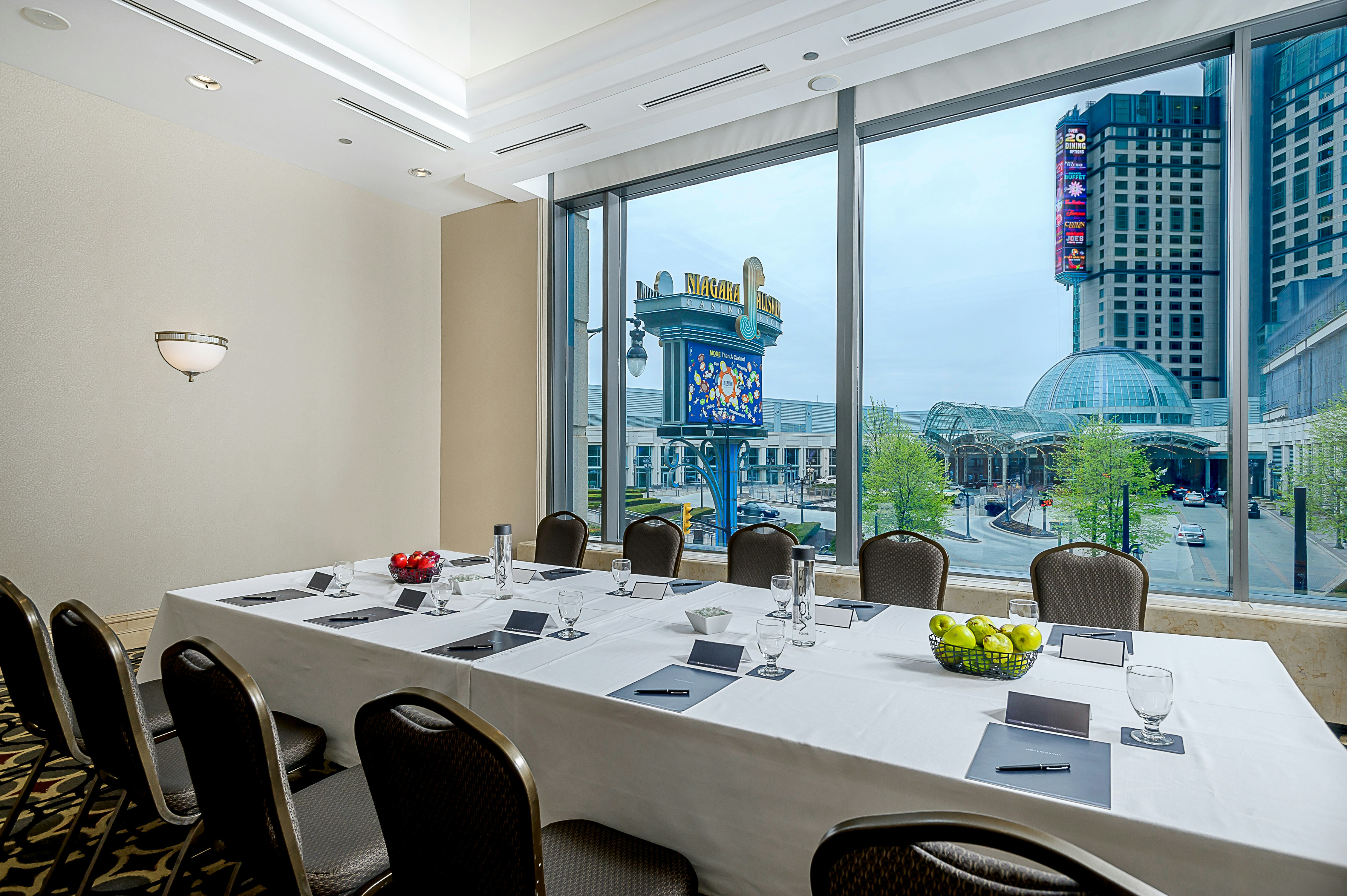 Hilton Niagara Falls/ Fallsview Hotel and Suites 46/49