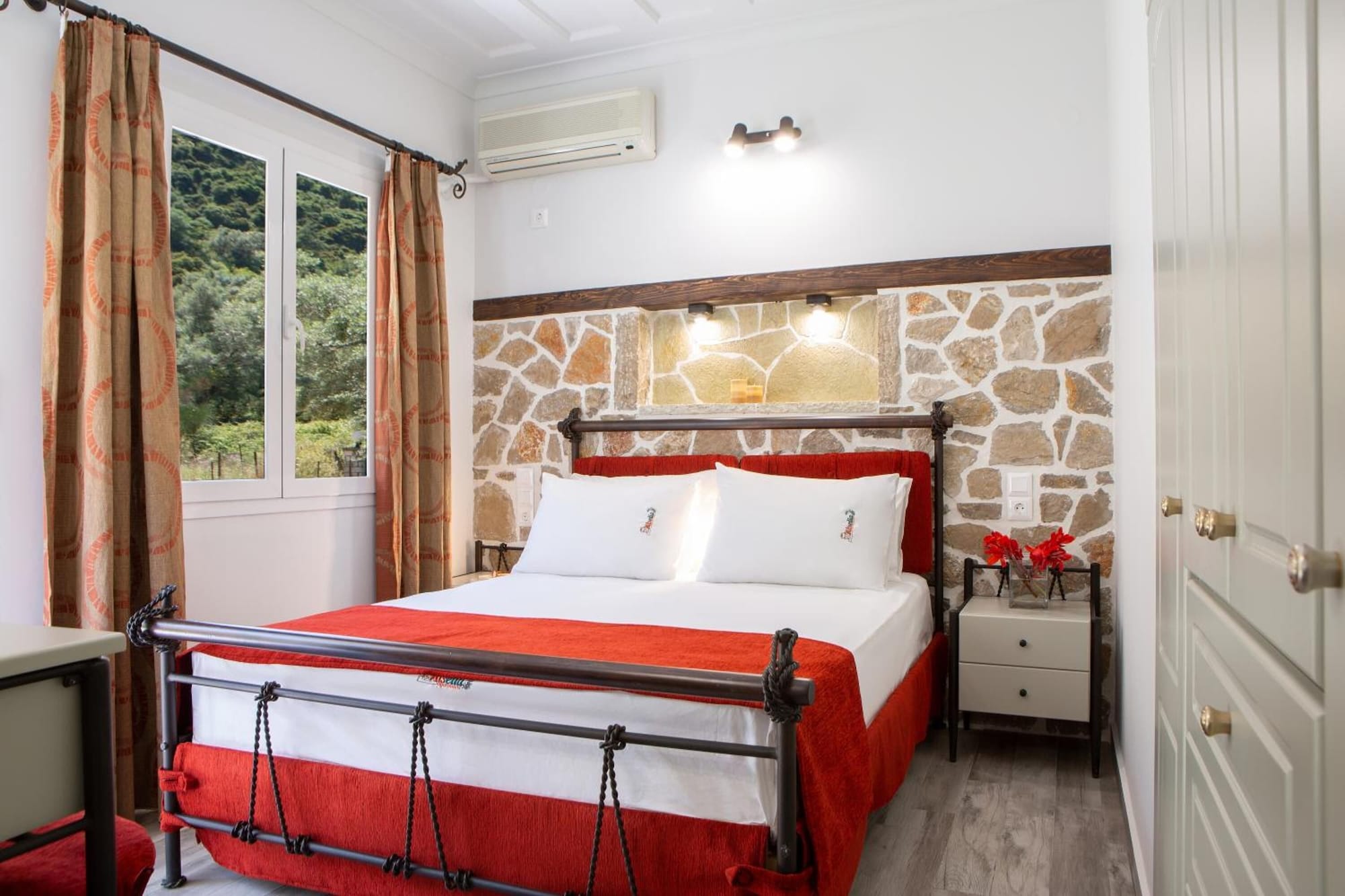 1 BEDROOM, APARTMENT