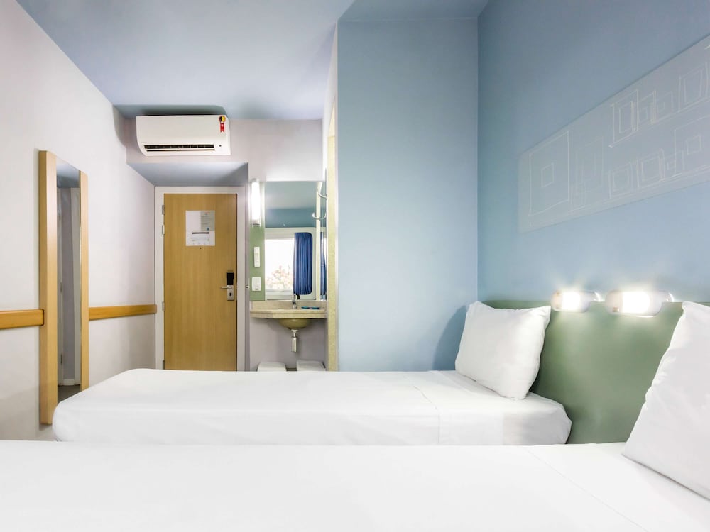 Ibis Budget Araraquara 33/67