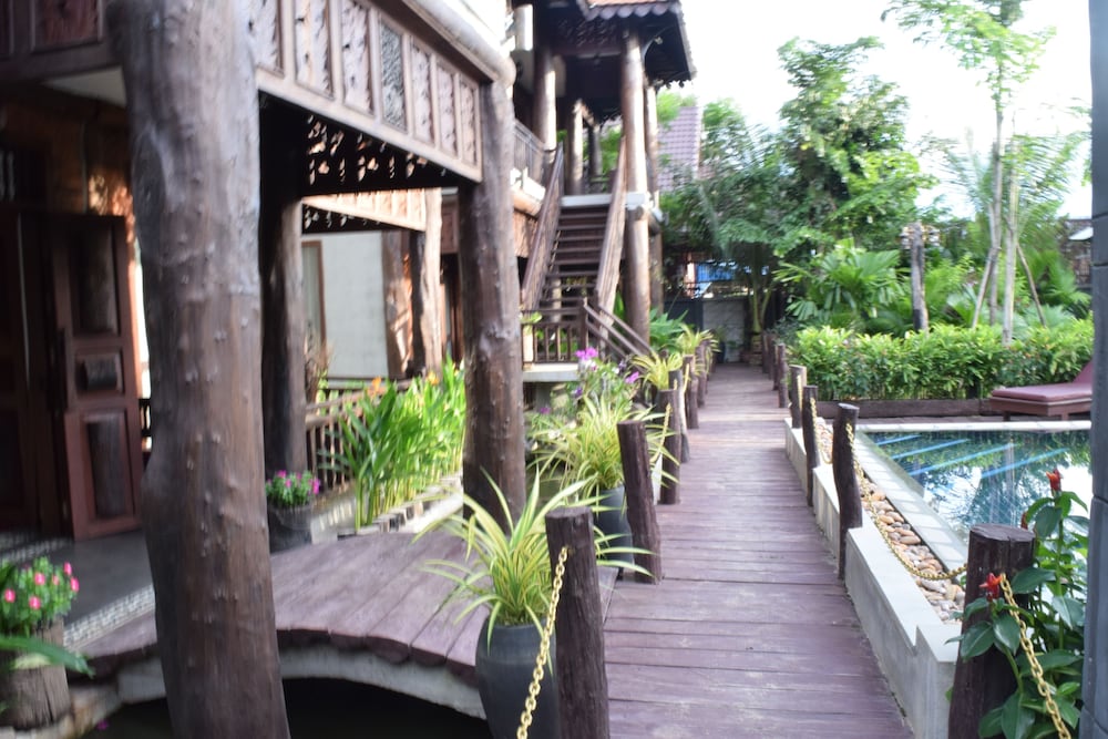 JAVA WOODEN VILLA 45/50