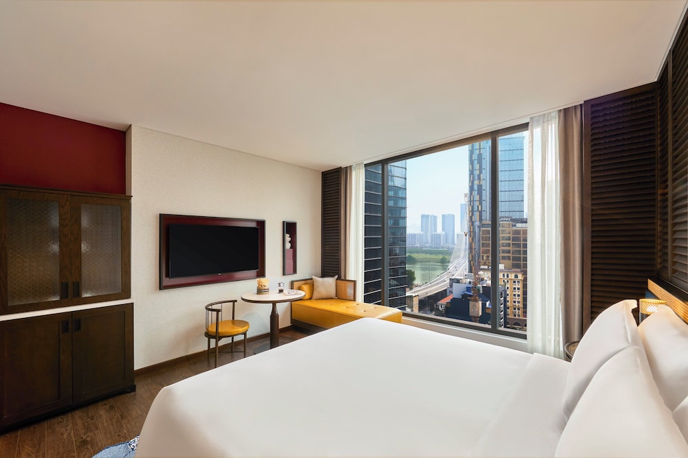Standard, King Bed, Child Area View