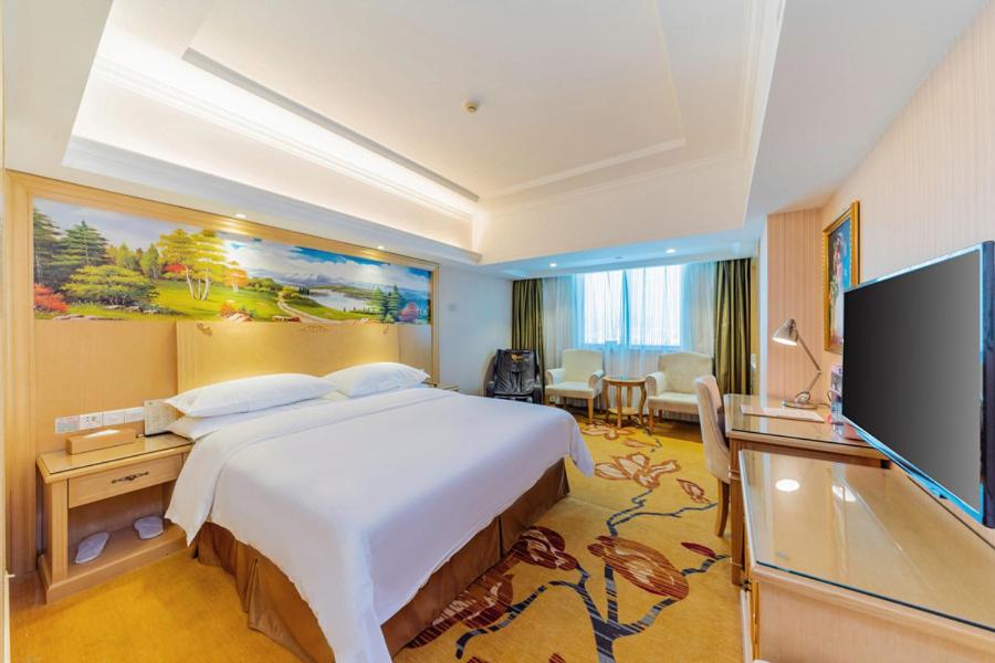 Vienna Classic Hotel (Huizhou Dahuxi) 24/39