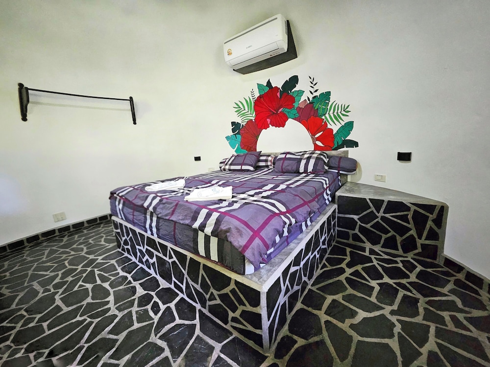 1 Bedroom, Bungalow, King Bed, Garden Area