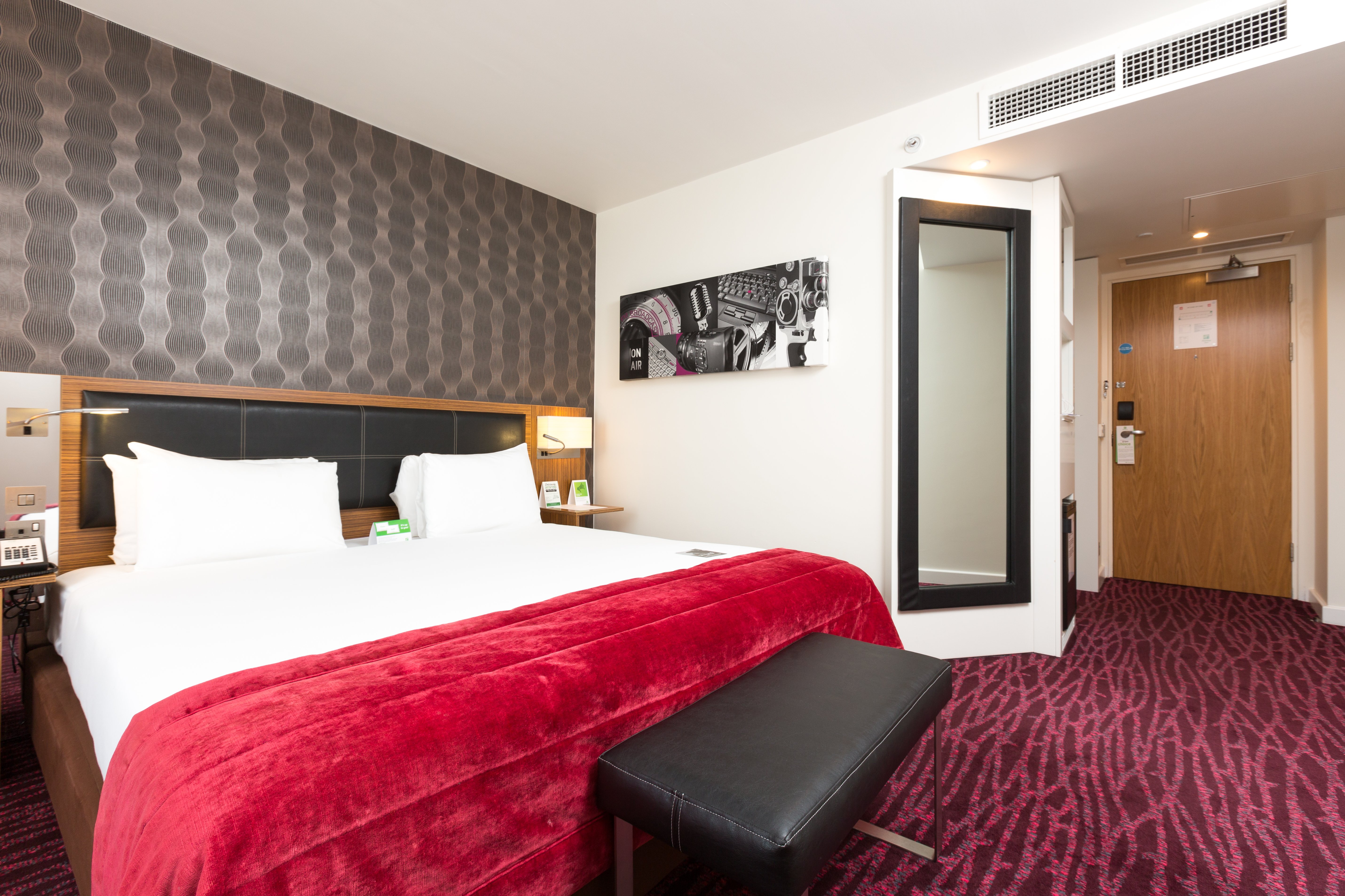 Holiday Inn Manchester Media City Uk 18/50