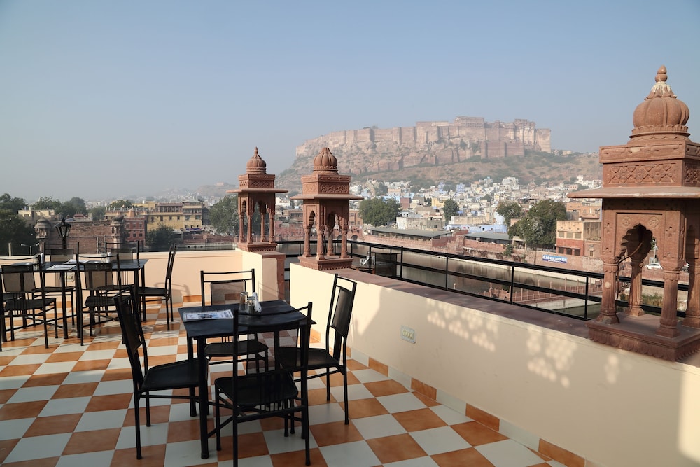 JEE RI HAVELI 40/50