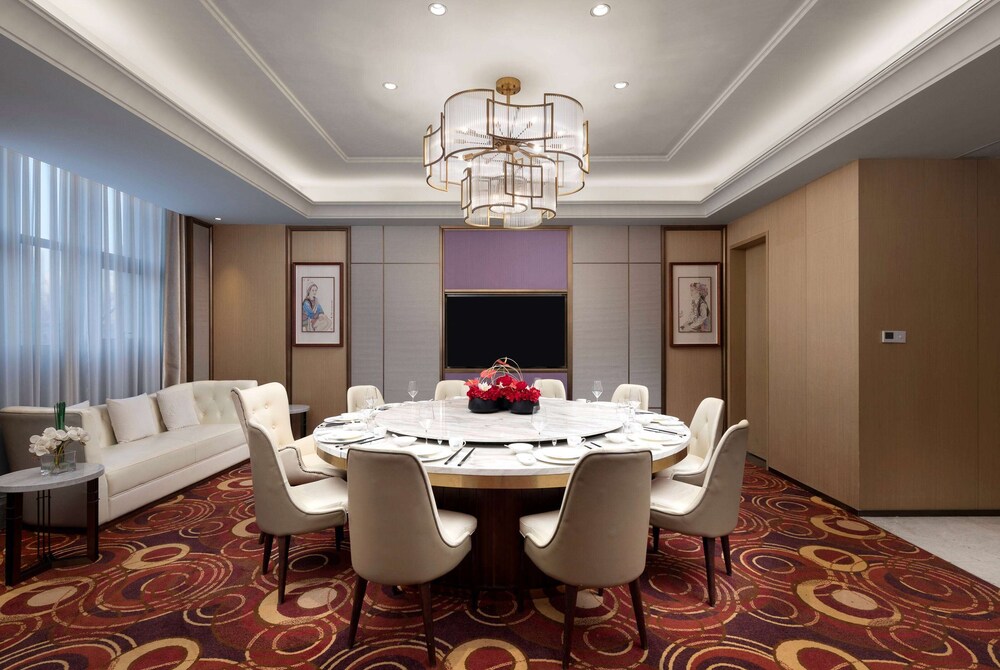 Ramada by Wyndham Zhumadian West Station 30/33