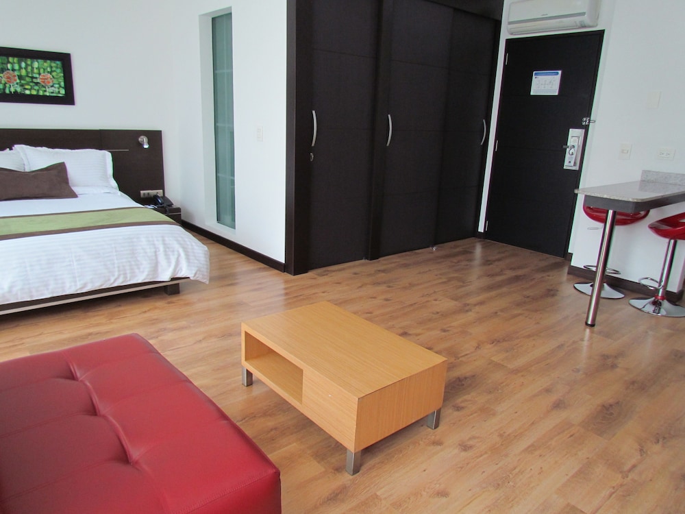 Hotel Sky Medellin 40/55