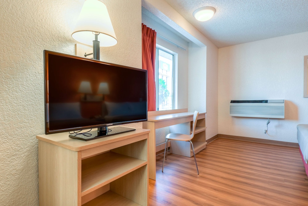 Motel6 Rowland Heights, CA - Los Angeles - Pomona 38/49