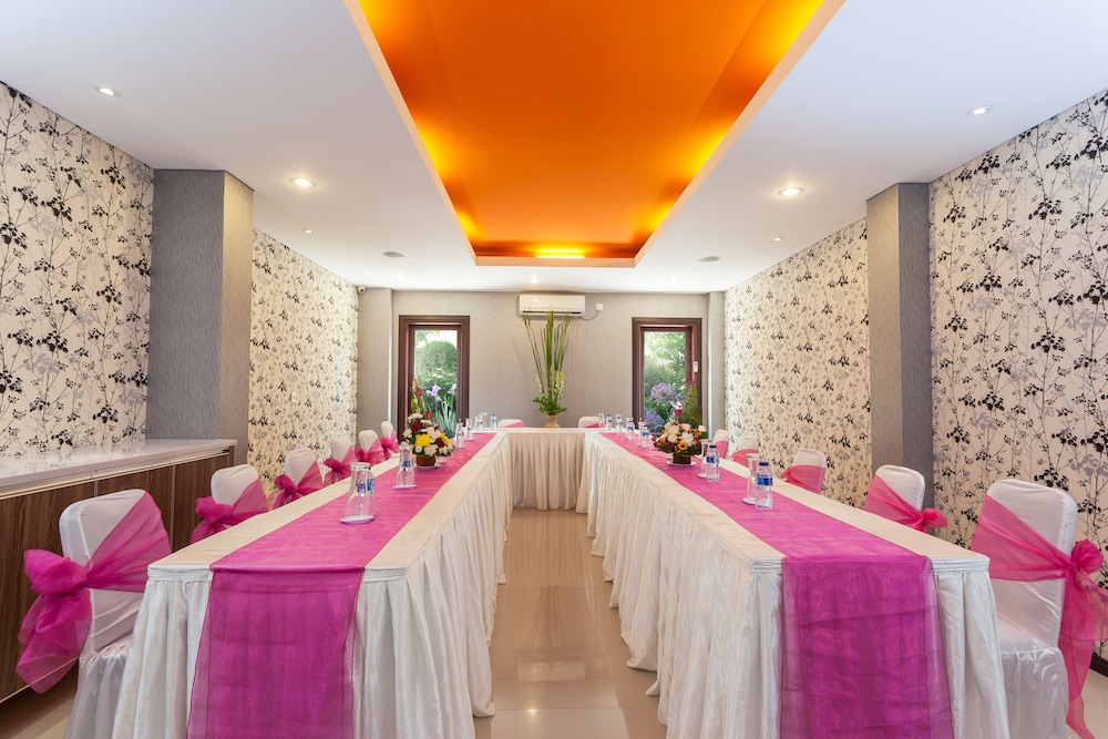 MAHATMA RESIDENCE 24/36