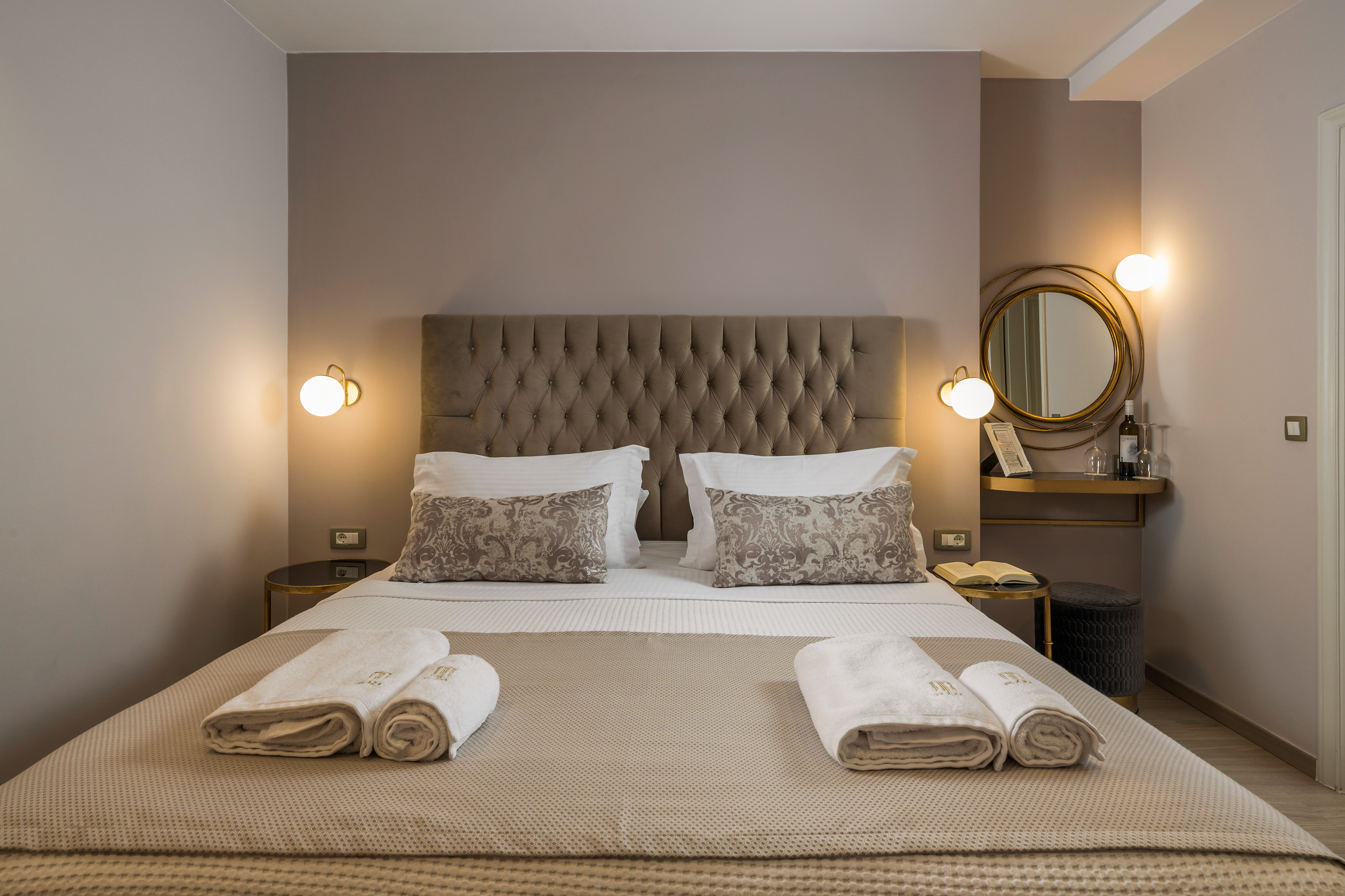 Inner, 2 Bedrooms, Suite, with View