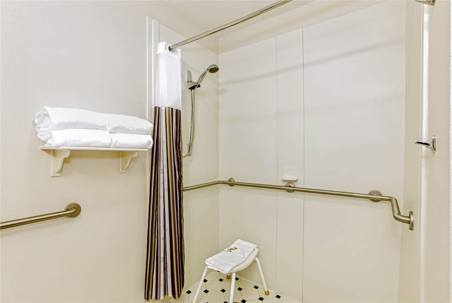 La Quinta Inn and Suites by Wyndham Orlando I Drive/Conv Center 13/13