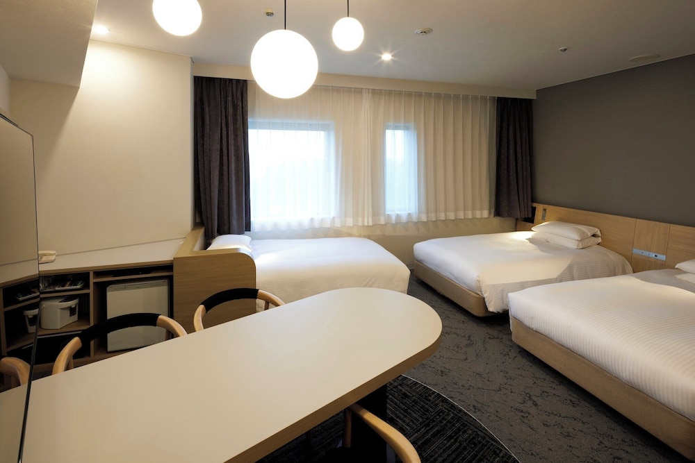 Style, Triple, 3 Beds, Main Building
