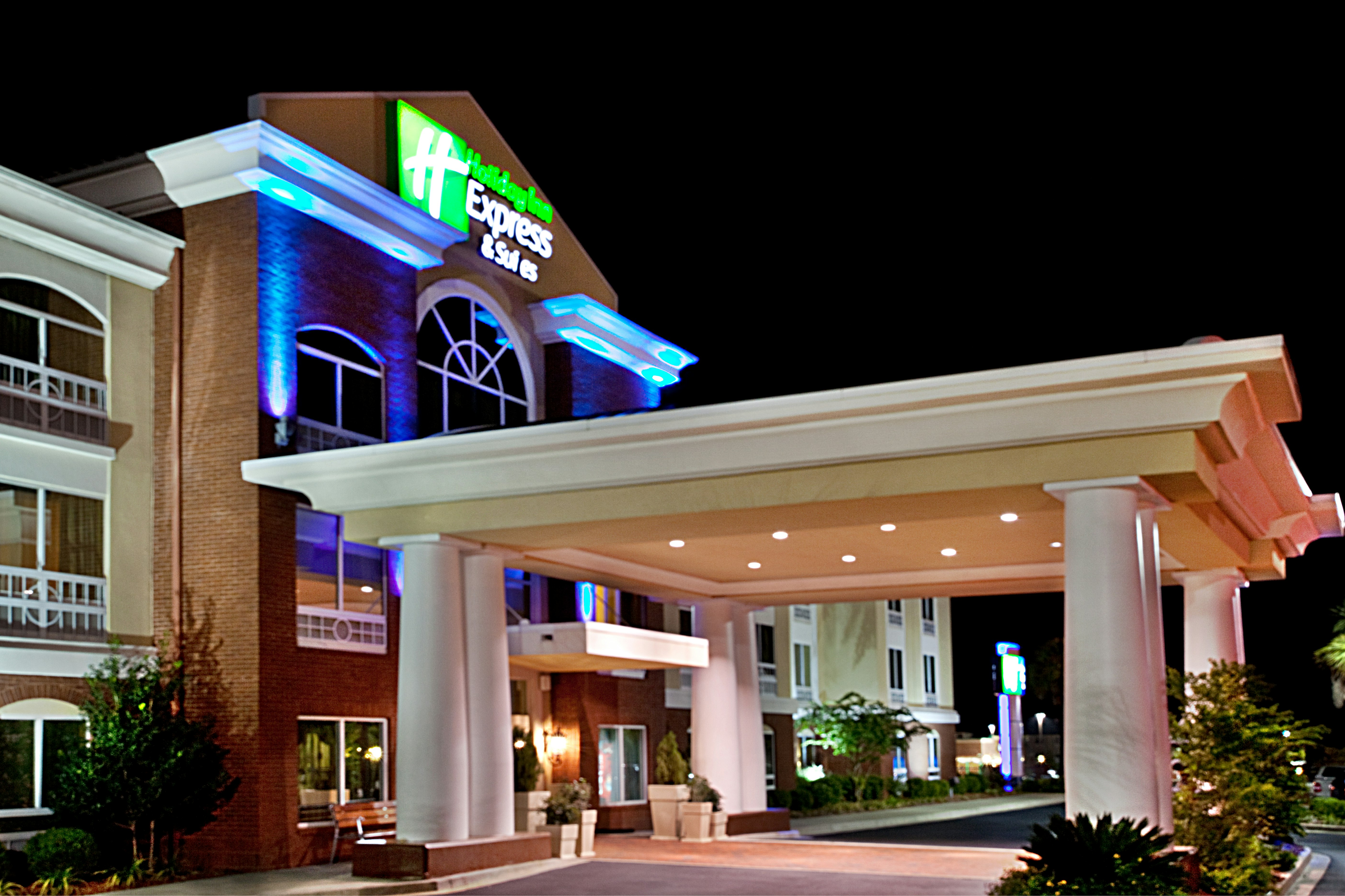 Holiday Inn Express Hotel & Suites Sumter 2/53