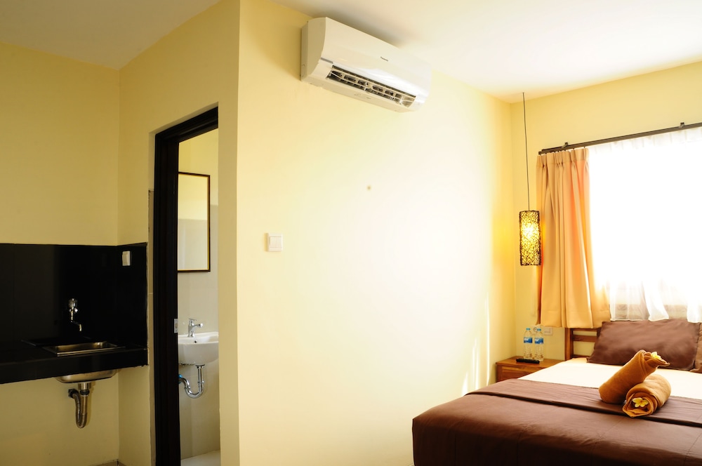 Deluxe, Queen Bed, The Hill Ungasan House 3/6