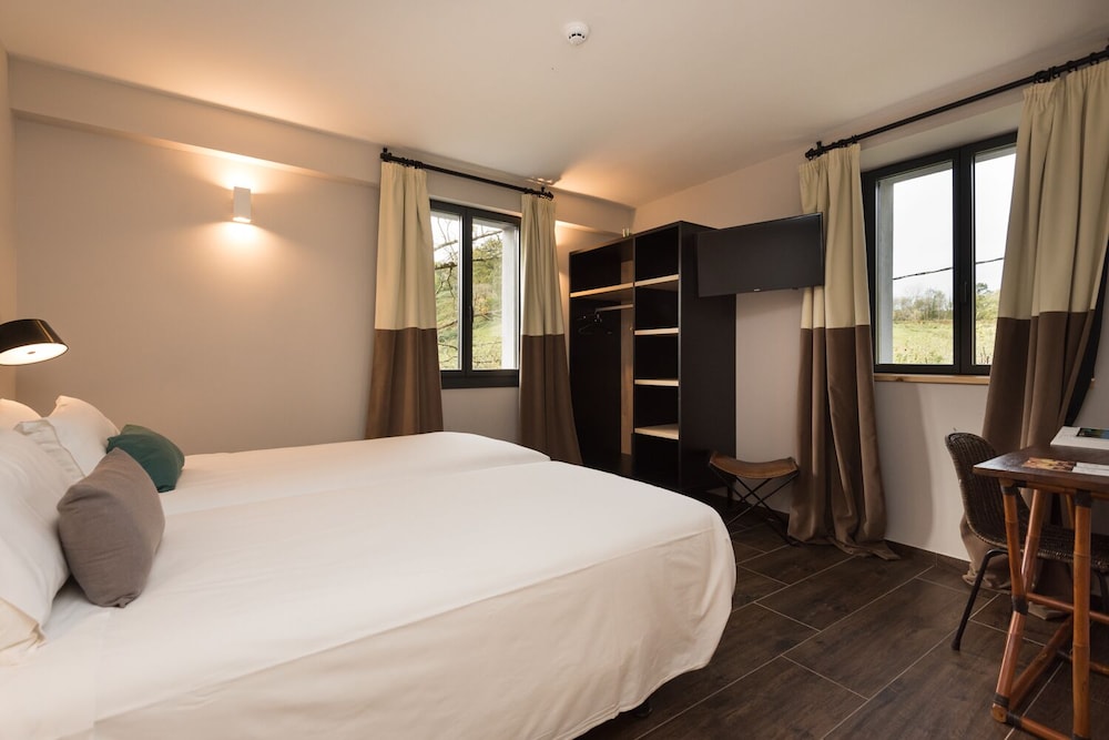 Hotel Sagarlore 11/59