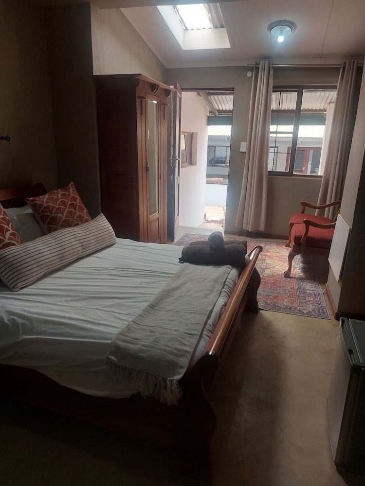 Thandile Country Lodge 2/21