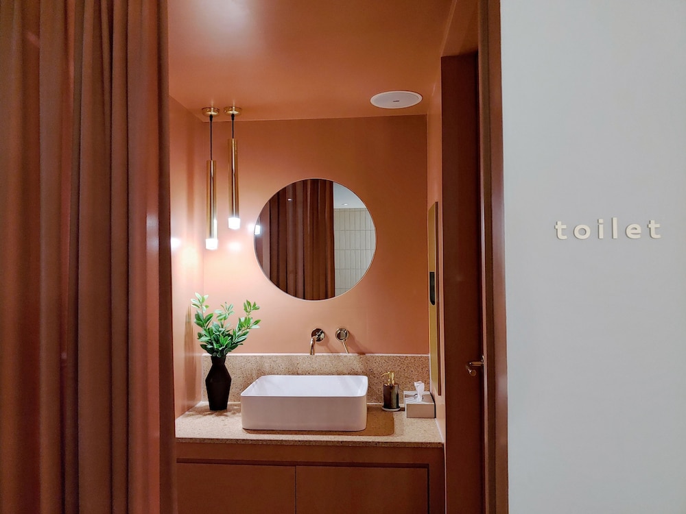 Tong Tong Petit Hotel 37/38