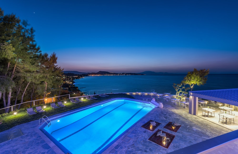 Ionian Hill Hotel 25/50