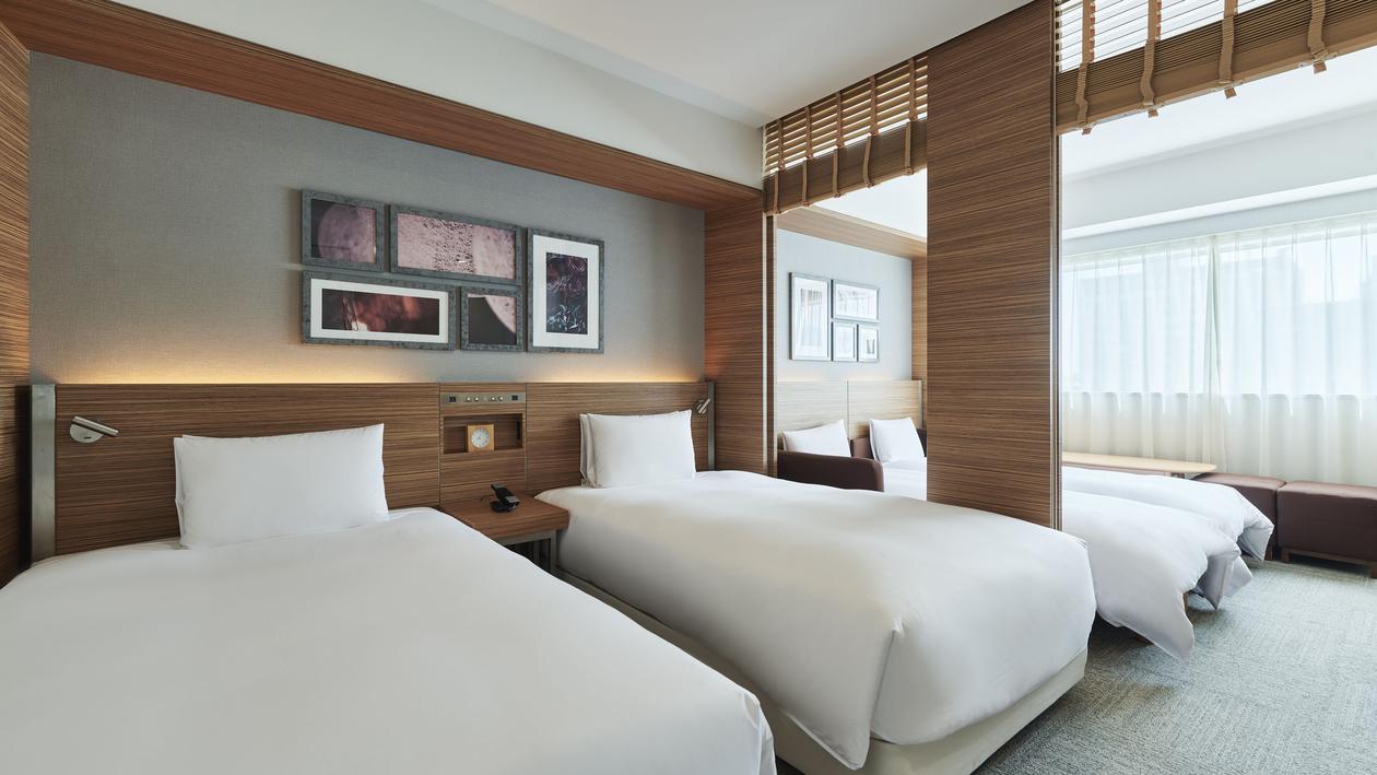 Deluxe, Twin Beds, Sofa, Cross Floor