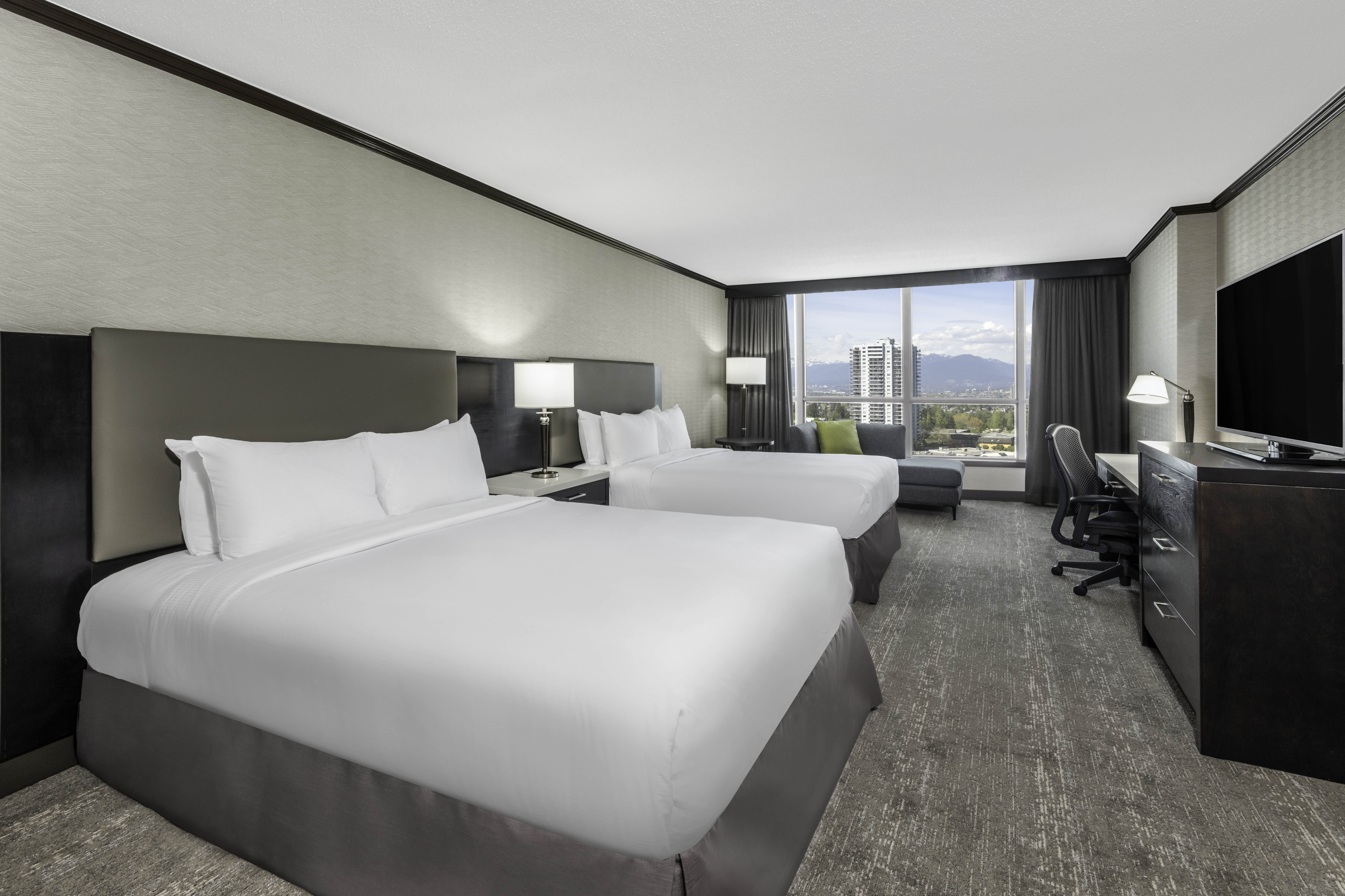 DELUXE, 2 QUEEN BEDS, CITY VIEW, HIGH FLOOR
