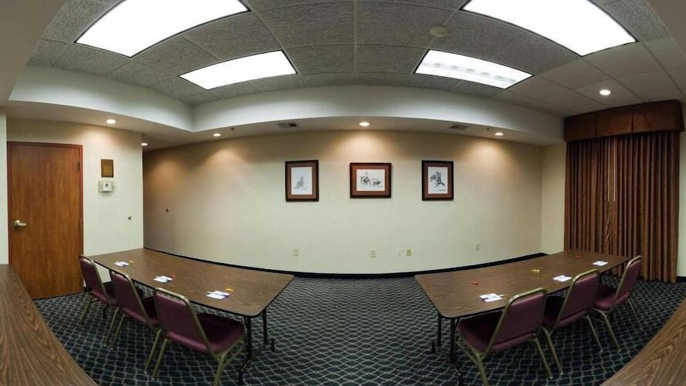 Holiday Inn Express Hotel And Suites Vinita 9/63