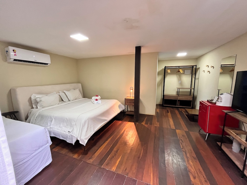 SUITE, VALLEY VIEW, GROUND FLOOR