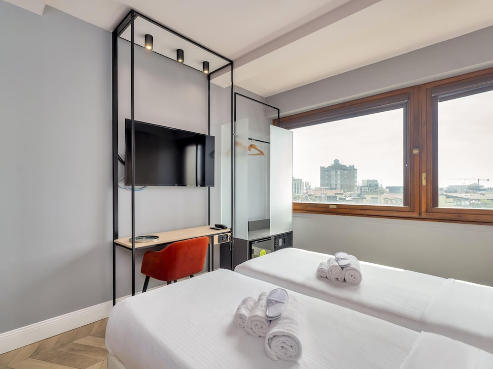 STANDARD, TWIN BEDS, ACCESSIBLE