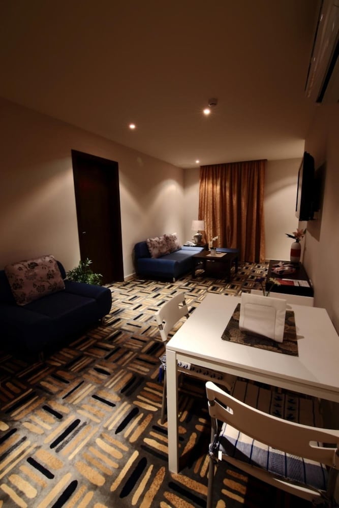 الاجنحه التنفيذيه(Executive Suites) 25/44