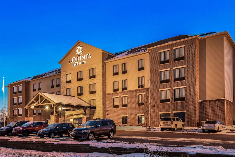 La Quinta Inn Suites By Wyndham Sioux Falls 1/55
