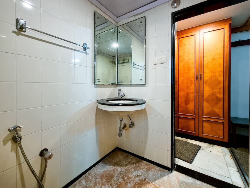 Hotel Balwas International 45/47