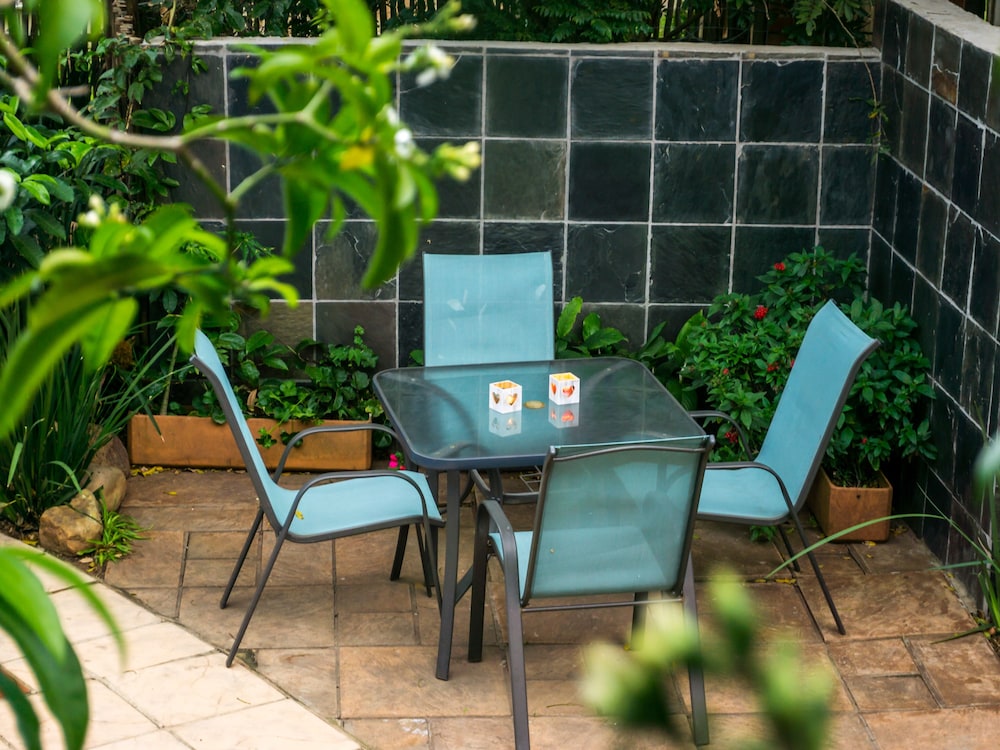 Mackaya Bella Guest House 65/71