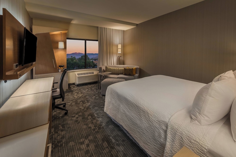 Room at COURTYARD RENO DOWNTOWN/RIVERFRONT, RENO - NV