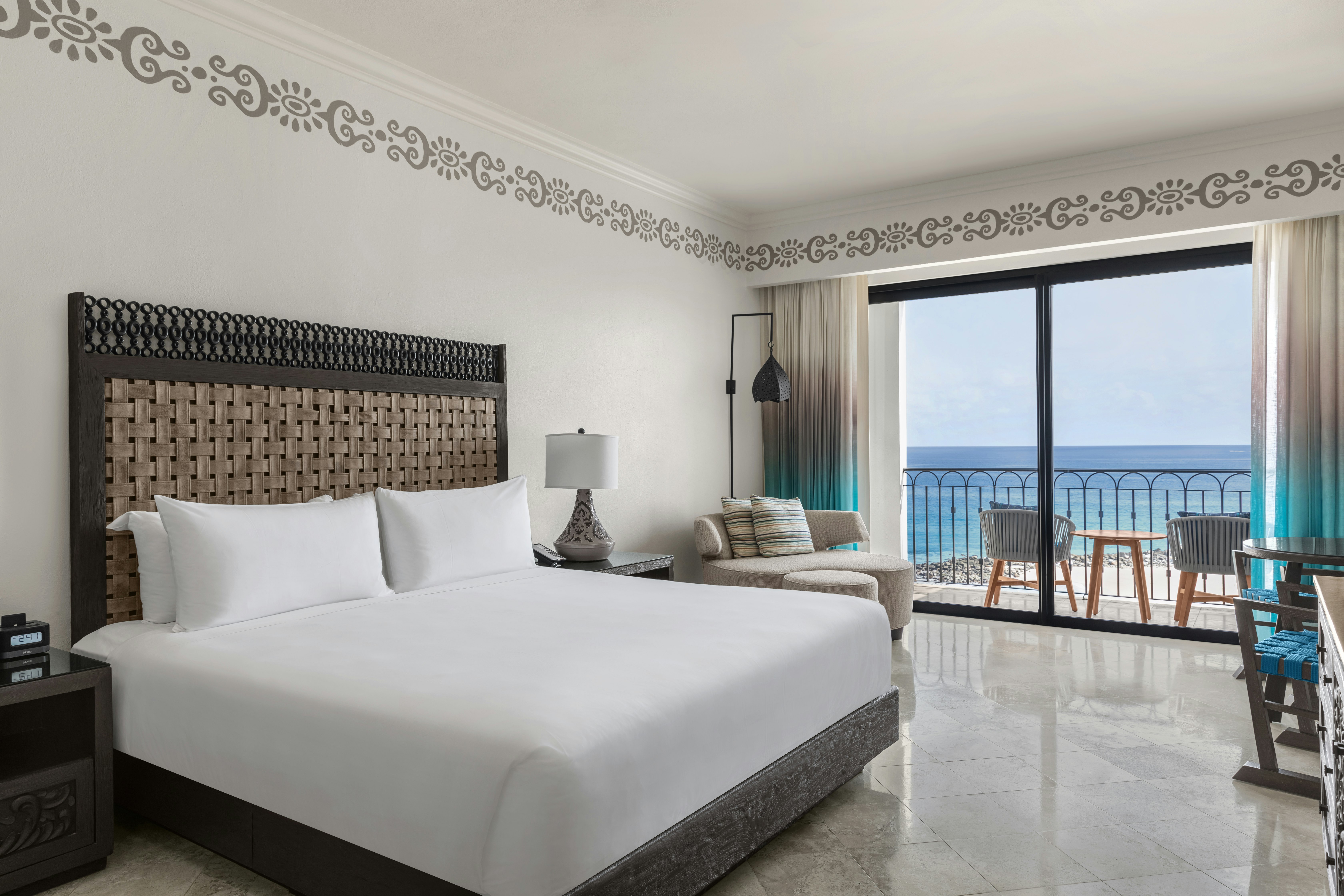 Deluxe, King Bed, Ocean Front, Balcony
