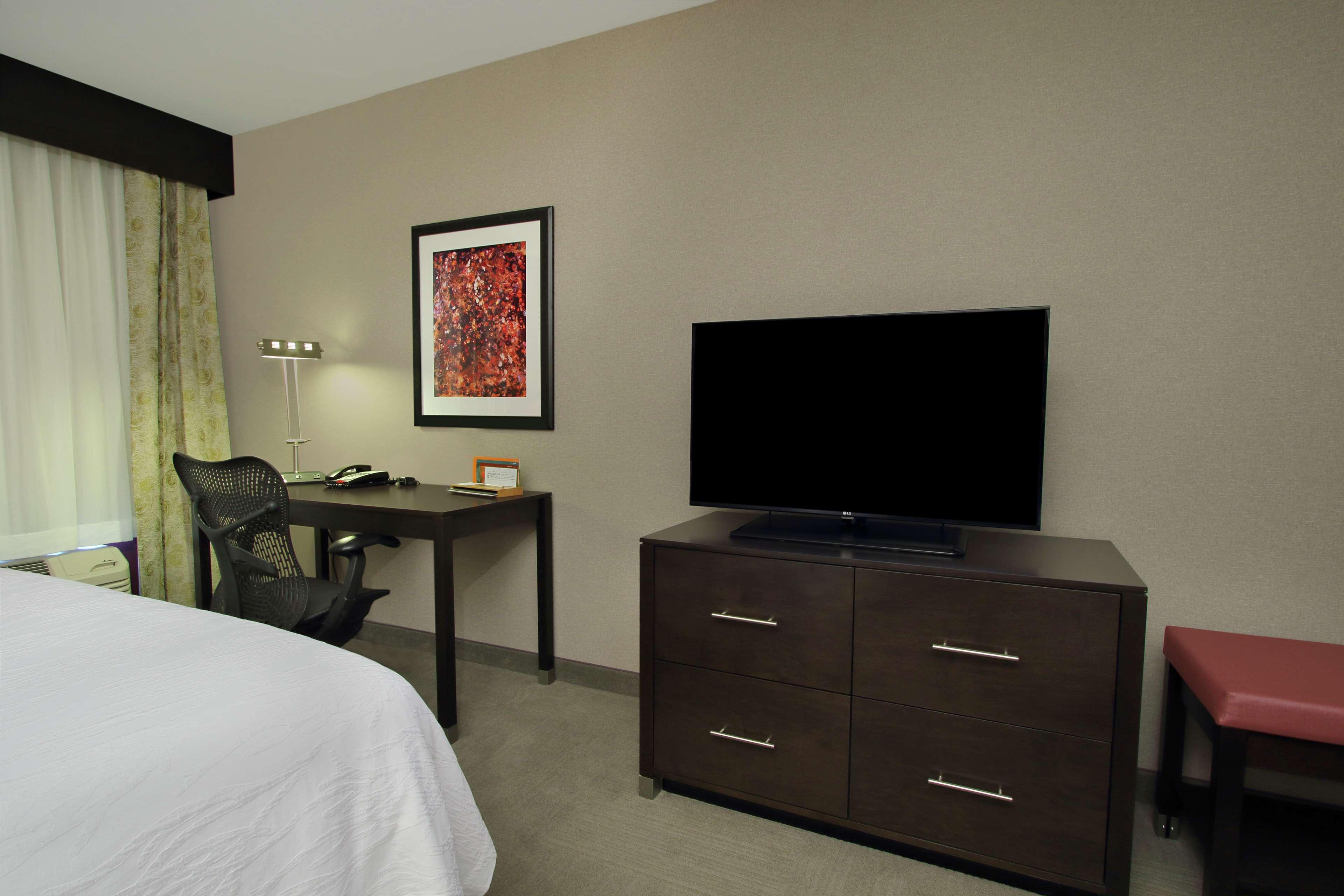 ROOM, KING BED, BALCONY