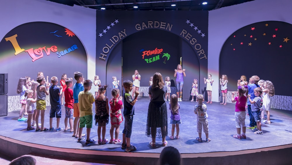 Holiday Garden Resort 33/40