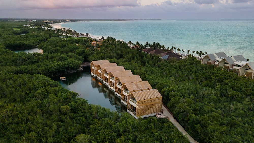 Banyan Tree Mayakoba 45/48