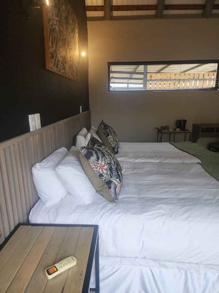 Ekhaya Bush Villa 16/50