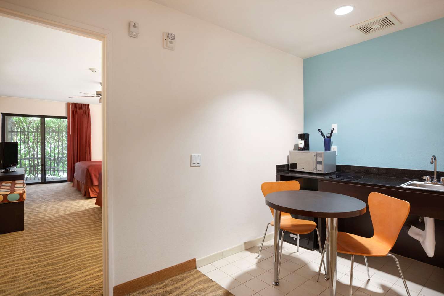 Super 8 By Wyndham Indio 20/28