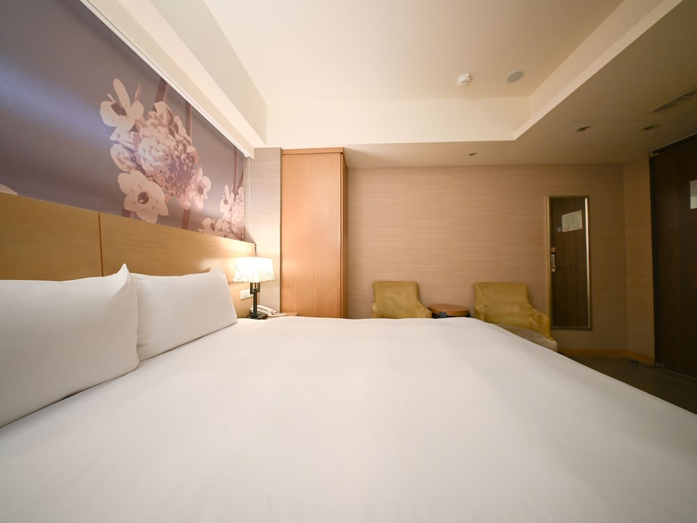 DELUXE, DOUBLE BED