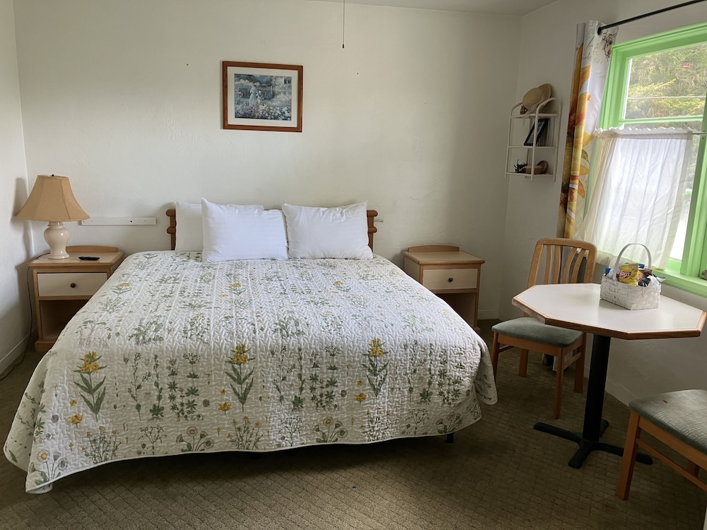 Lighthouse Inn 31/76