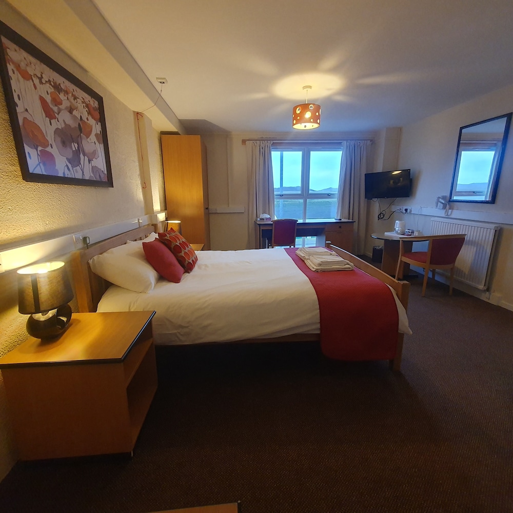 Superior, Queen Bed, Accessible