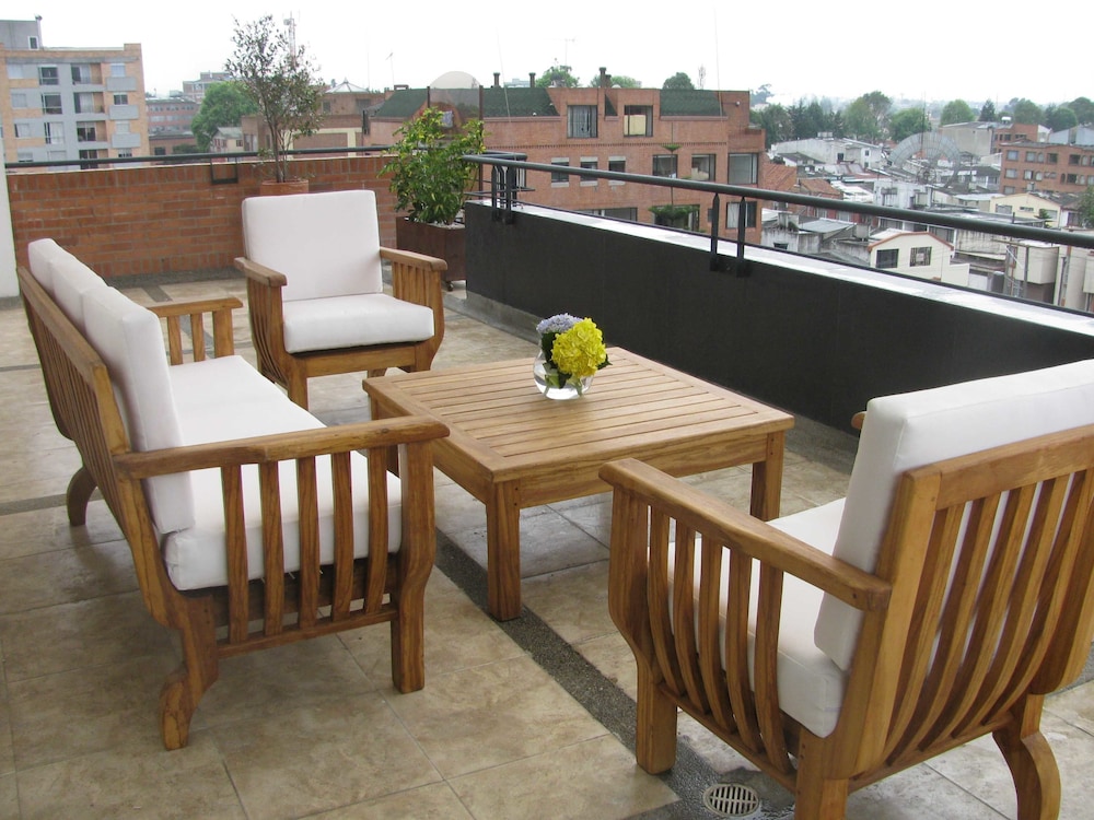 Regency Suites Hotel Boutique 47/53