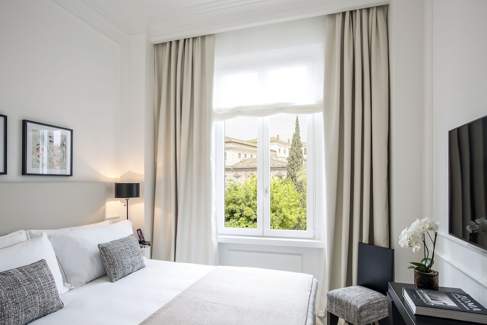 CLASSIC, DOUBLE BED, GARDEN VIEW