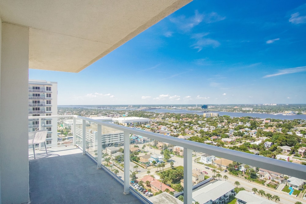 Daytona Grande Oceanfront Resort 42/50